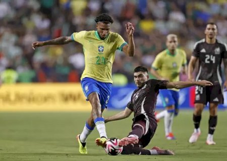 Após vitória diante do México, Brasil volta a treinar nesta segunda com Éderson