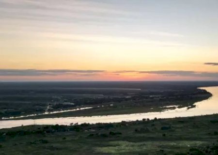 Com seca histórica no Rio Paraguai, falta água até para animais beberem no Pantanal de MS