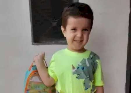 Criança que morreu engasgada foi enterrada no dia do aniversário do pai