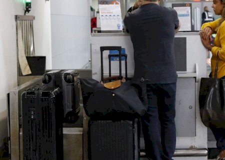 Aposentados poderão comprar passagem aérea por até R$ 200 cada trecho