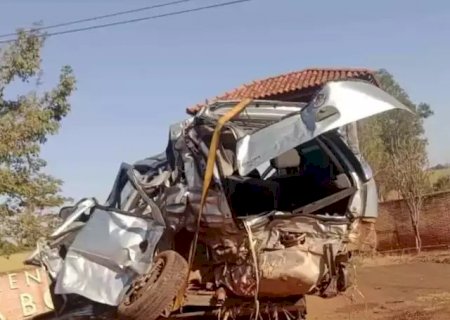 Médico de 78 anos morre em acidente entre carro e carreta na BR-158