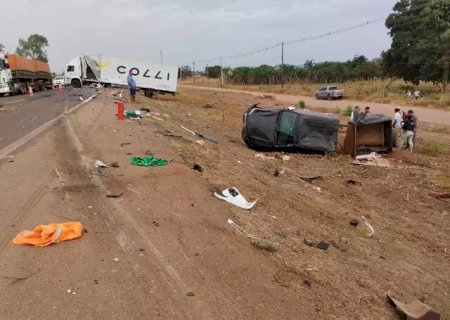 Acidente destrói 3 veículos na BR-163 e deixa um ferido em Coxim