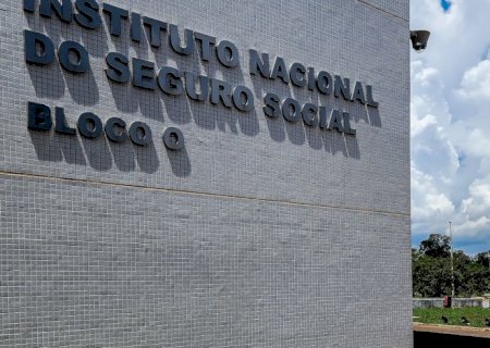 Servidores do INSS entram em greve por tempo indeterminado