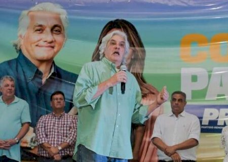 Delc&iacute;dio lan&ccedil;a candidatura falando em renova&ccedil;&atilde;o contra candidato do prefeito