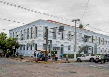 Médico denunciado por estelionato sexual e cobrança de propina no SUS perde cargo em MS