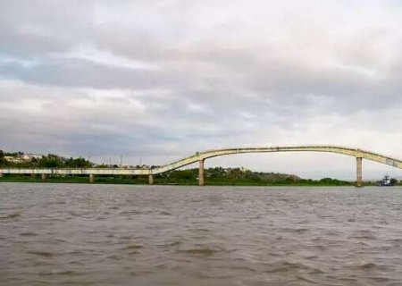 Com n&iacute;vel baixo, navega&ccedil;&atilde;o no Rio Paraguai &eacute; totalmente interrompida