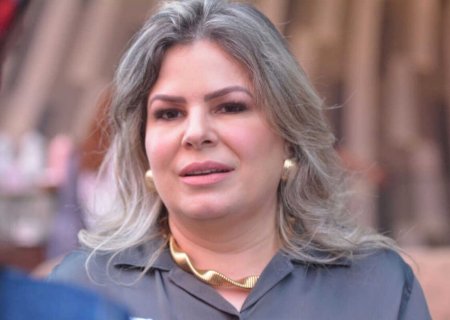 Camila Nascimento irá substituir Luiz Ovando como vice de Adriane Lopes