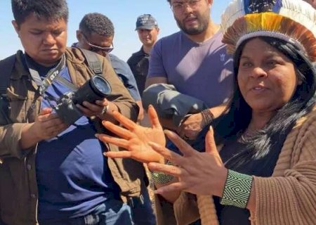 &ldquo;N&atilde;o &eacute; com arma que resolve&rdquo;, diz ministra em conversa com produtores