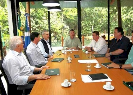 Produtores rurais de MS pedem alongamento de d&iacute;vidas em reuni&atilde;o com governador