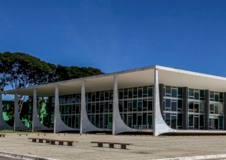 Turma do Supremo vota para manter X suspenso no Brasil