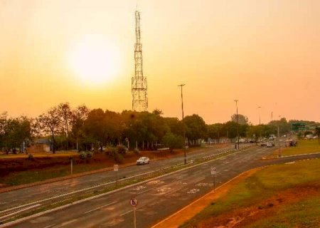 Hor&aacute;rio de ver&atilde;o pode voltar em novembro, diz ministro