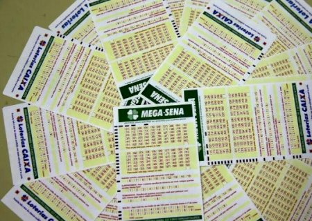 Recheada, Mega-Sena pode pagar at&eacute; R$ 200 milh&otilde;es neste s&aacute;bado