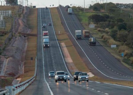 Mais de 210 mil ve&iacute;culos devem passar pela BR-163 no feriado prolongado