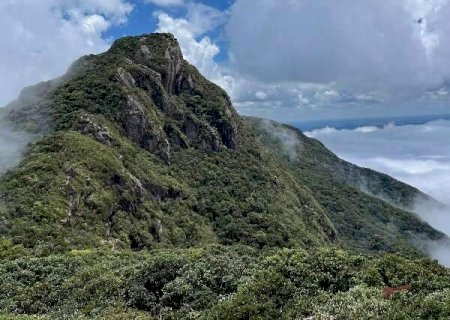 Dupla saiu de MS para escalar uma das montanhas mais difíceis do País