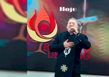 Padre Marcelo Rossi faz alerta e mostra antes e depois da depressão: ‘Tem cura’