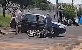 Policial civil que atirou em motociclista é afastado e será investigado>