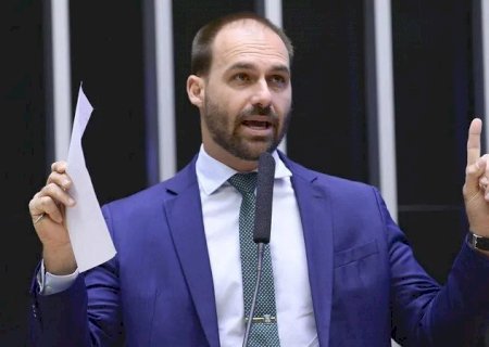 Eduardo Bolsonaro vai morar nos EUA e pede licença do cargo de deputado