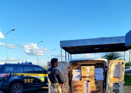PRF apreende 25 mil maços de cigarros em Eldorado (MS)