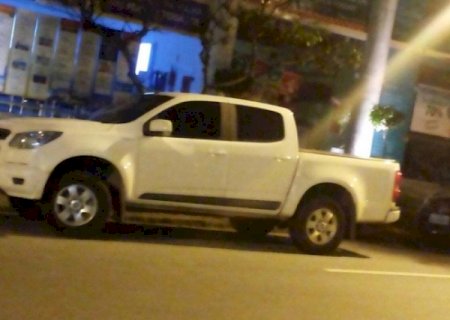 Casal é vítima de assalto seguido de golpe ao tentar recuperar caminhonete>