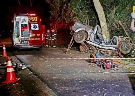 Pai e filho morrem em acidente entre Indápolis e Vila São Pedro na BR-276>