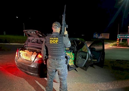 Adolescente é flagrado em veículo com mais de 1t de maconha>