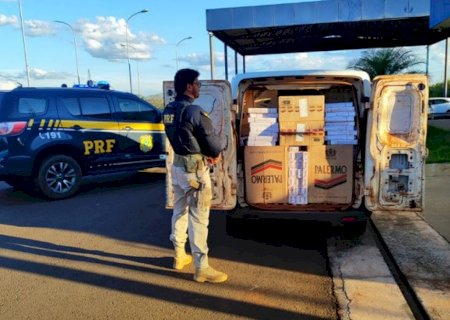Perseguição na BR-163 termina com apreensão de 25 mil maços de cigarros>