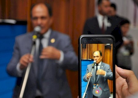 Deputado Zé Teixeira solicita recursos para finalizar  hospital e tapar buracos de ruas de Caarapó