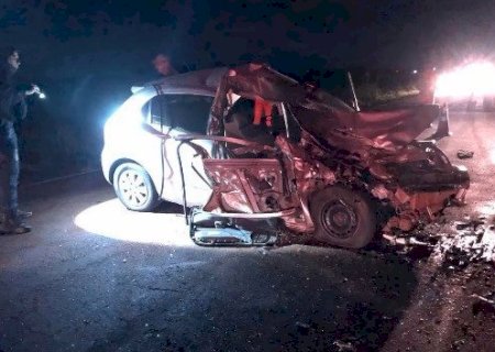 Filho de prefeita em MS fica ferido após batida entre veículos