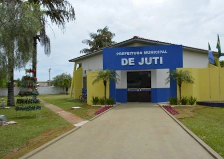 Prefeitura de Juti lança edital para contratar professores; inscrições ocorrem só em dezembro>