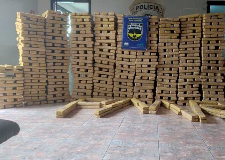 Polícia Militar Rodoviária apreende uma tonelada de drogas em picape furtada>