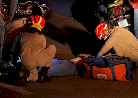 Criança é atropelada por moto ao brincar com patinete em avenida de Ivinhema