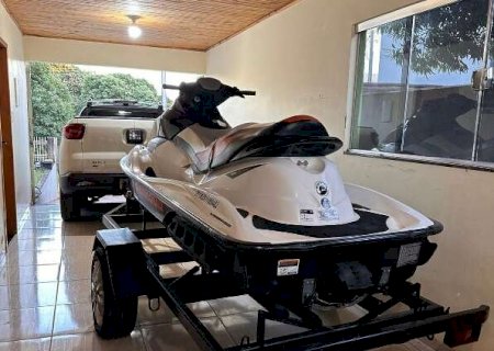 PF apreende armas, caminhonetes de luxo e jet sky em ação contra traficantes>