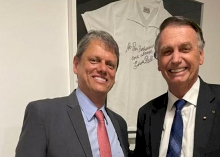 Bolsonaro estaria disposto a apoiar Tarcísio em 2026 com Michelle de vice>