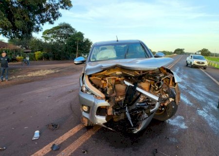 Carros ficam destruídos em acidente entre Fátima do Sul e Dourados>