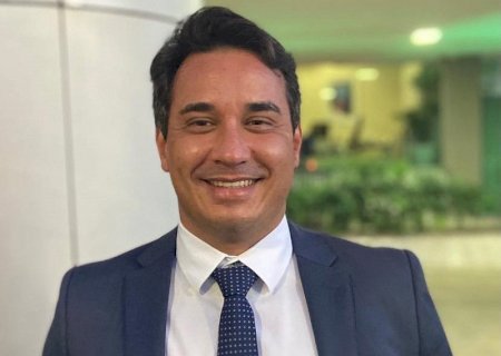 Justiça reduz salário do prefeito de Naviraí de R$ 35 mil para R$ 18 mil>