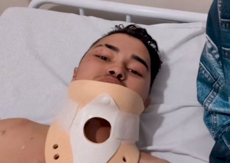 (Vídeo) Jovem motociclista de Caarapó recebe alta após 12 dias na UTI, em coma, e  é recepcionado por amigos