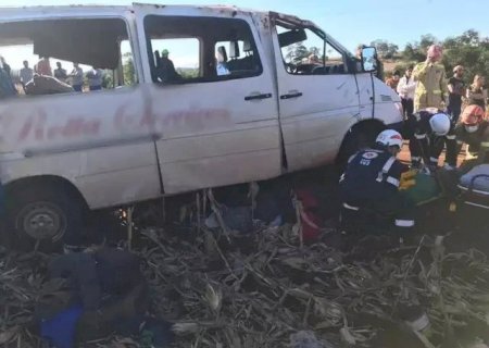 Morador de Itaquiraí morre após van capotar em rodovia no Paraná>