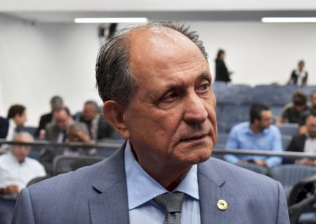Zé Teixeira cobra valorização de agentes de saúde