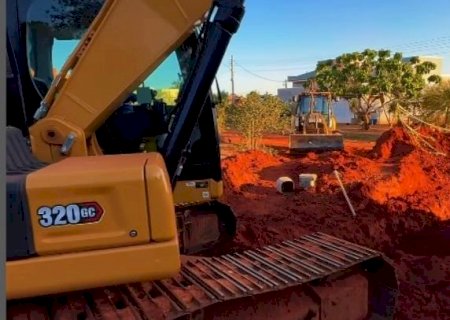 Obras de drenagem e asfalto são retomadas nos bairros Jardim Aprazível e Vila Planalto