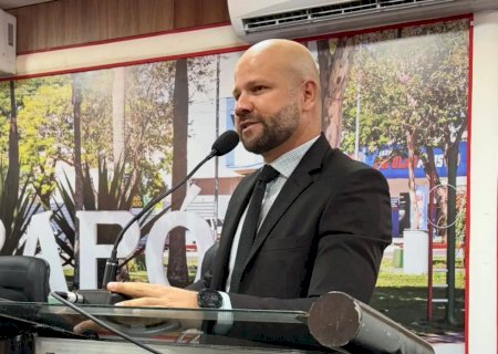 Gilberto Segóvia cobra informações sobre aumento de andarilhos e vulnerabilidade social em Caarapó