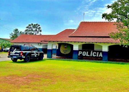Jovem registra furto de celular em conveniência no centro de Caarapó
