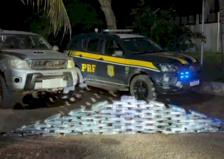 Homem é preso com mais de 100 kg de cocaína escondidos em caminhonete