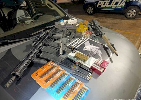CAC é preso com arsenal de armas que usou para ameaçar vítima