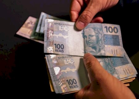 Primeira parcela do 13º e parcela única caem nesta semana em MS; confira como calcular