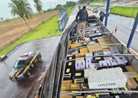 Motorista de caminhão com vinhos contrabandeados é solto após pagar fiança
