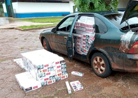 Contrabandista é preso ao voltar para “resgatar' carro carregado com 3,2 mil pacotes de cigarros