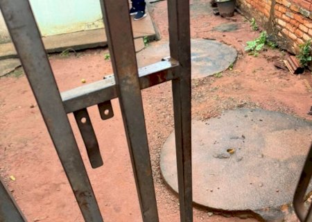 Homem embriagado é preso após agredir a própria mãe com barra de ferro