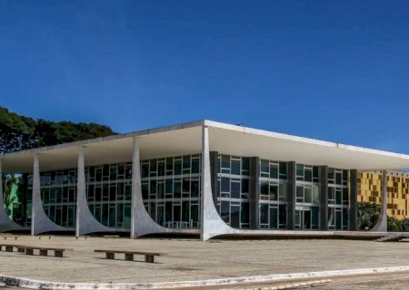 STF começa a julgar recursos de Bolsonaro e aliados contra condenação