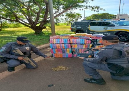 Caminhão que saiu de Dourados é apreendido com R$ 5 milhões em cocaína, fuzil e munições em SP
