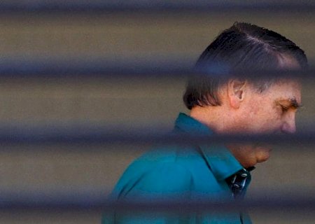 Mesmo presos, Bolsonaro e demais condenados continuam recebendo salários; saiba os valores